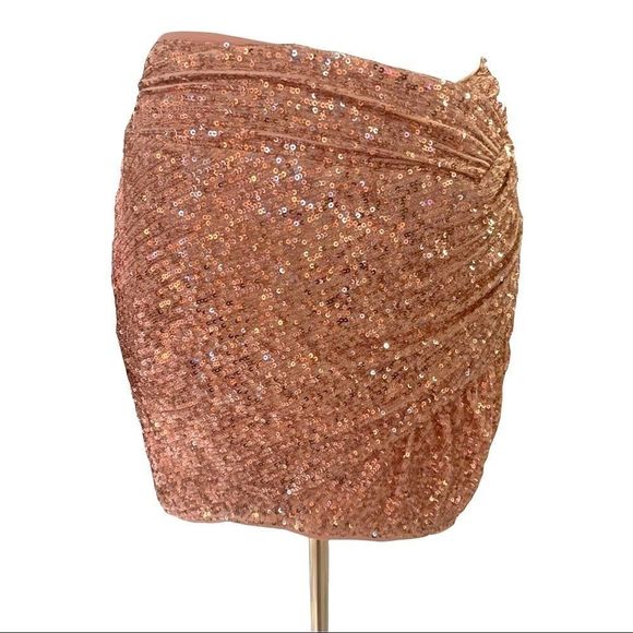 Better Be Dresses & Skirts - Better Be Skirt size small. Sparkling sequins in rose pink. New with tags. NWT